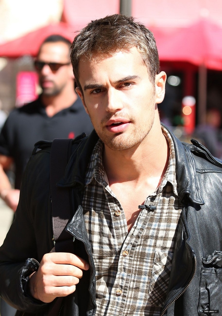 theojamesweb075.jpg