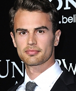 theojamesweb0165.jpg