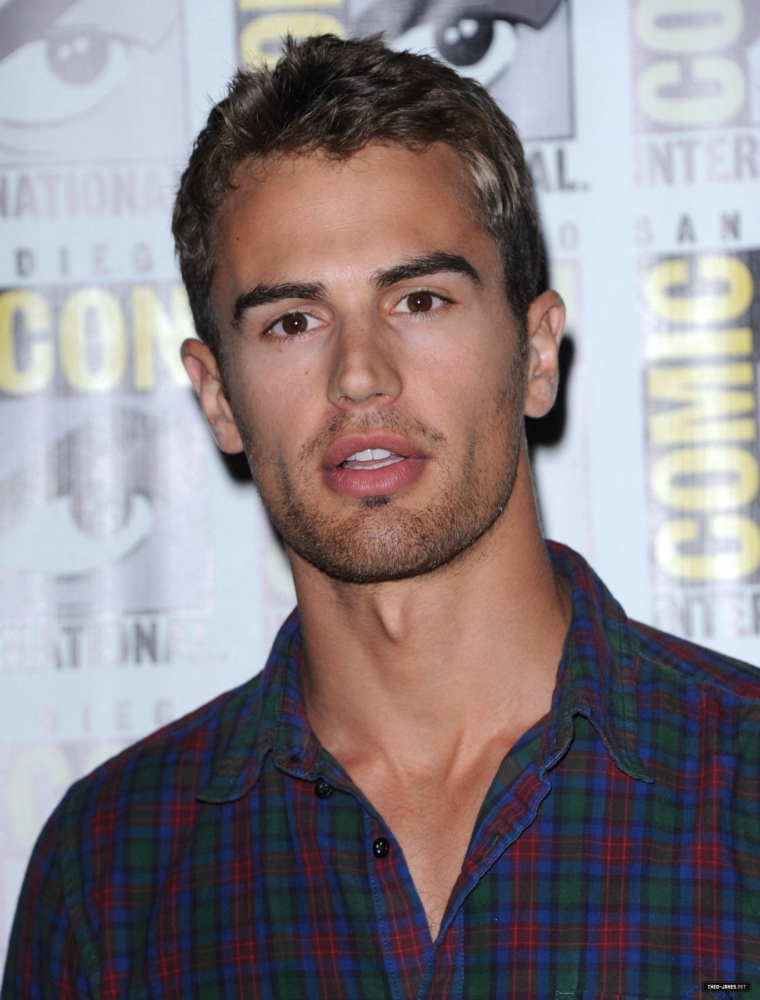 theojamesweb0250.jpg