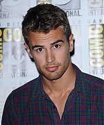 theojamesweb0247.jpg