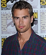 theojamesweb0251.jpg