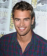 theojamesweb0253.jpg