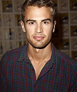 theojamesweb0255.jpg