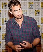 theojamesweb0256.jpg