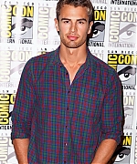 theojamesweb0259.jpg