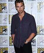 theojamesweb0267.jpg