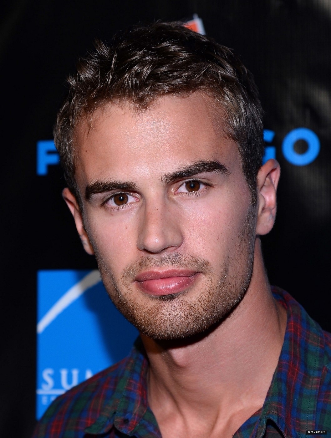 theojamesweb0289.jpg