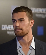 theojamesweb0445.jpg