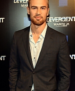 theojamesweb0459.jpg