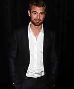 theojamesweb0470.jpg