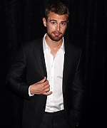 theojamesweb0474.jpg