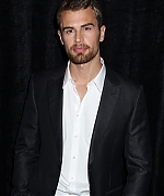 theojamesweb0475.jpg