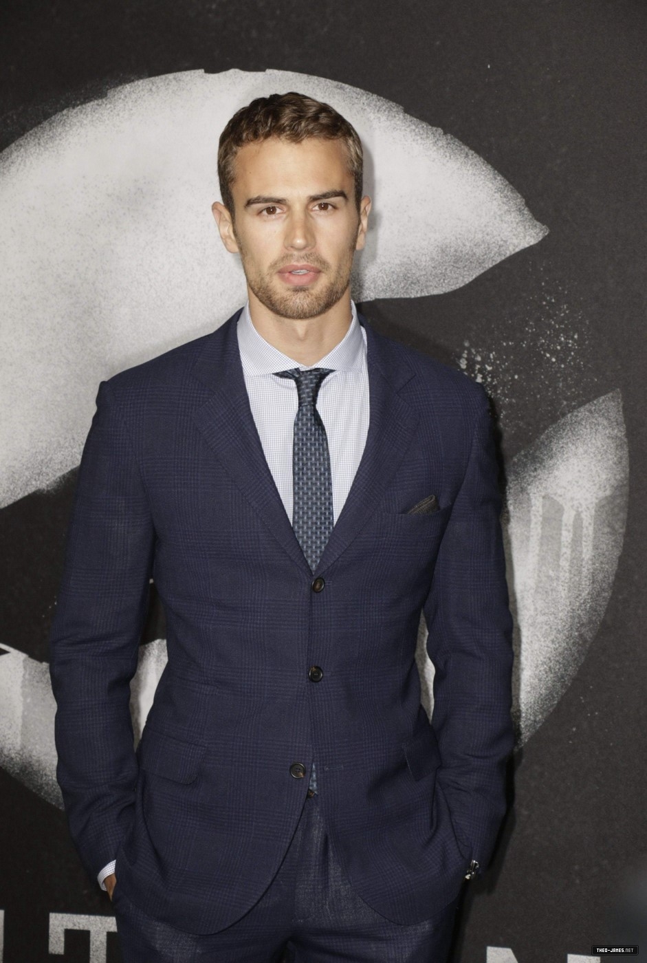 theojamesweb0760.jpg