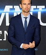 theojamesweb0744.jpg