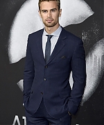 theojamesweb0778.jpg