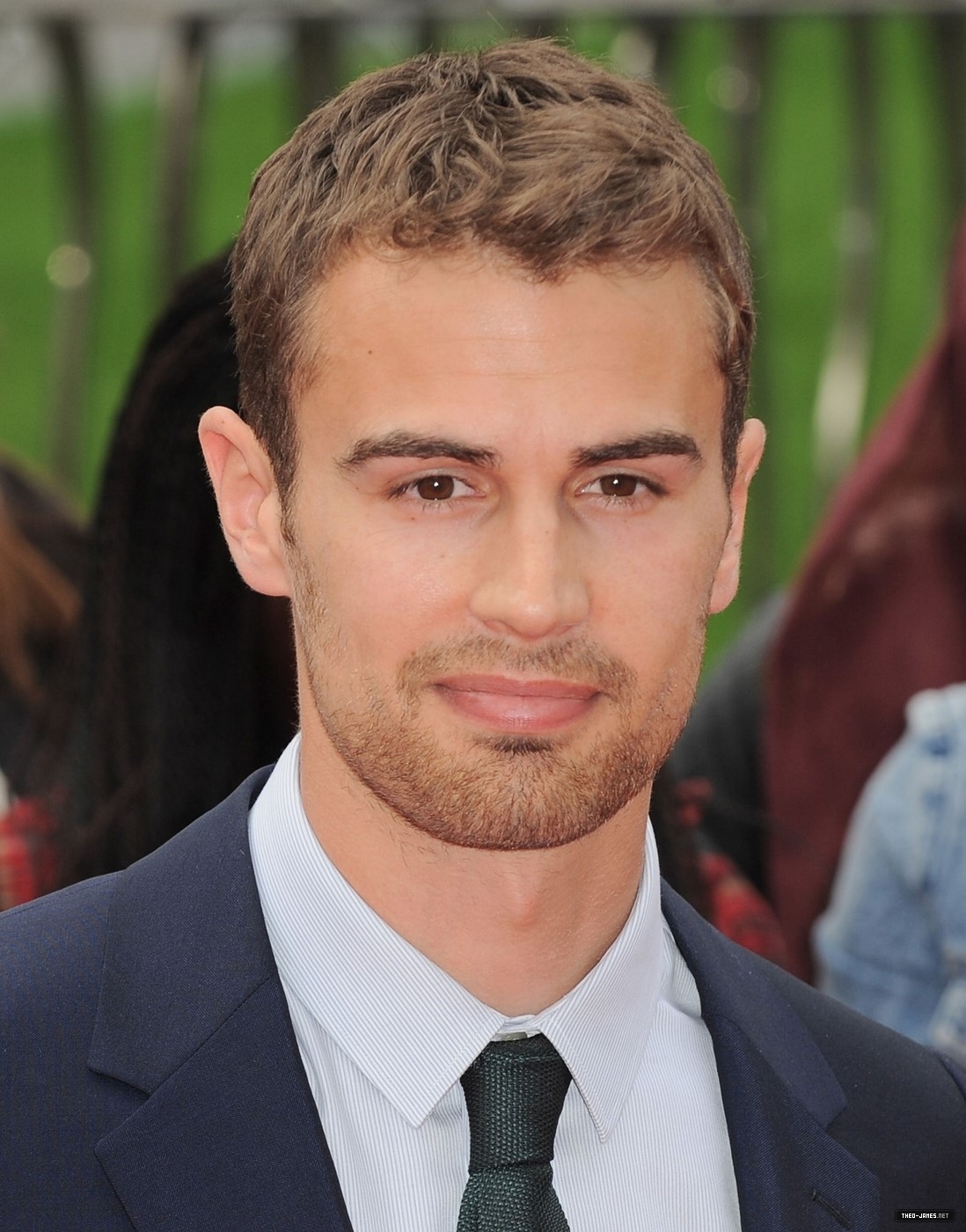 theojamesweb0880.jpg