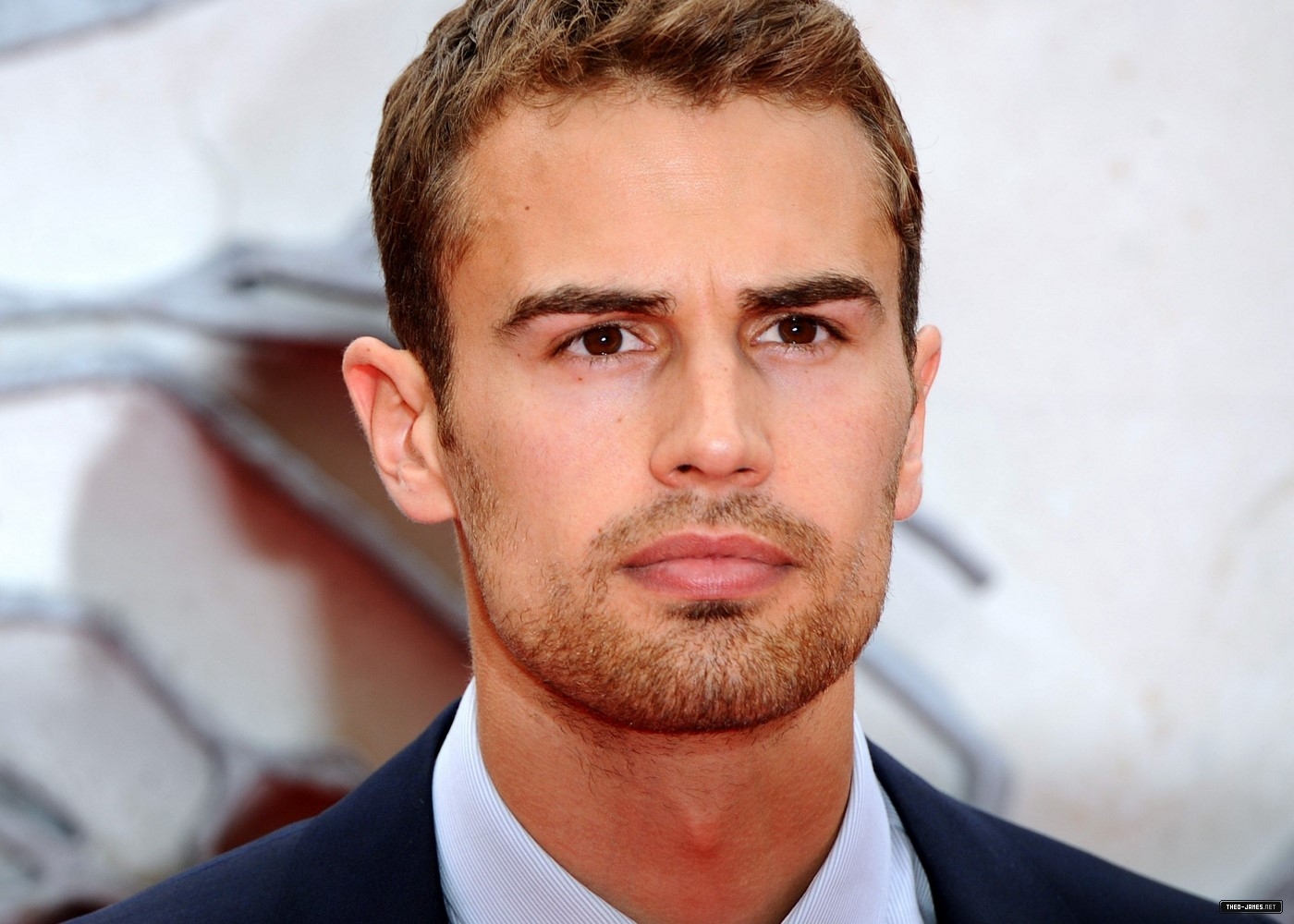 theojamesweb0951.jpg