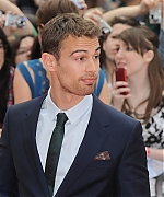 theojamesweb0856.jpg