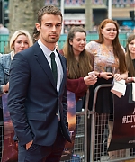 theojamesweb0858.jpg