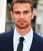 theojamesweb0887.jpg