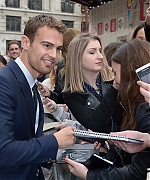 theojamesweb0940.jpg