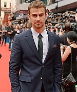 theojamesweb1042.jpg